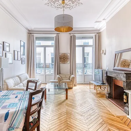 Hyper Centre, Premium, Spacieux Haussmannien Apartment Angers