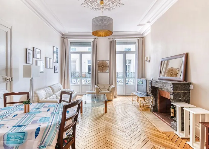 Hyper Centre, Premium, Spacieux Haussmannien Apartment Angers